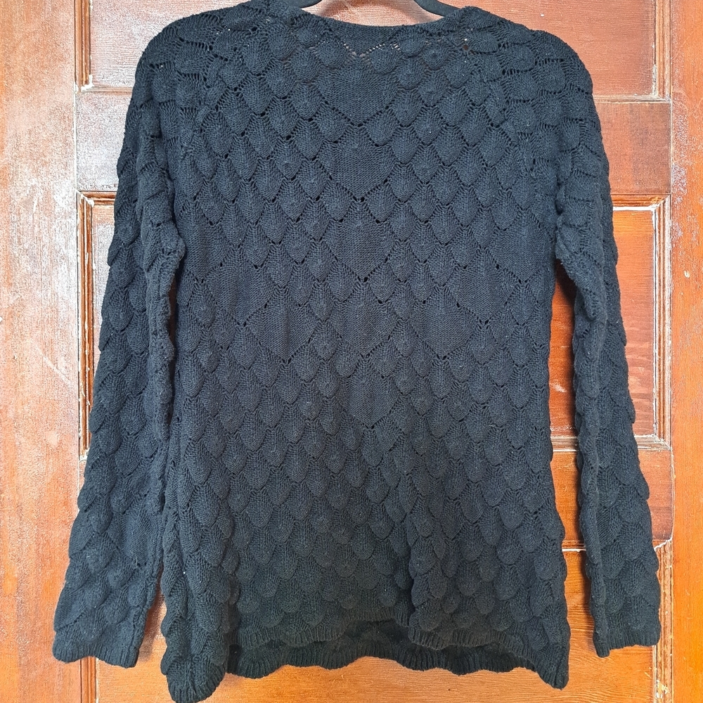 Black Textured Knit Sweater – V-Neck - S/M - Picture 4 of 10
